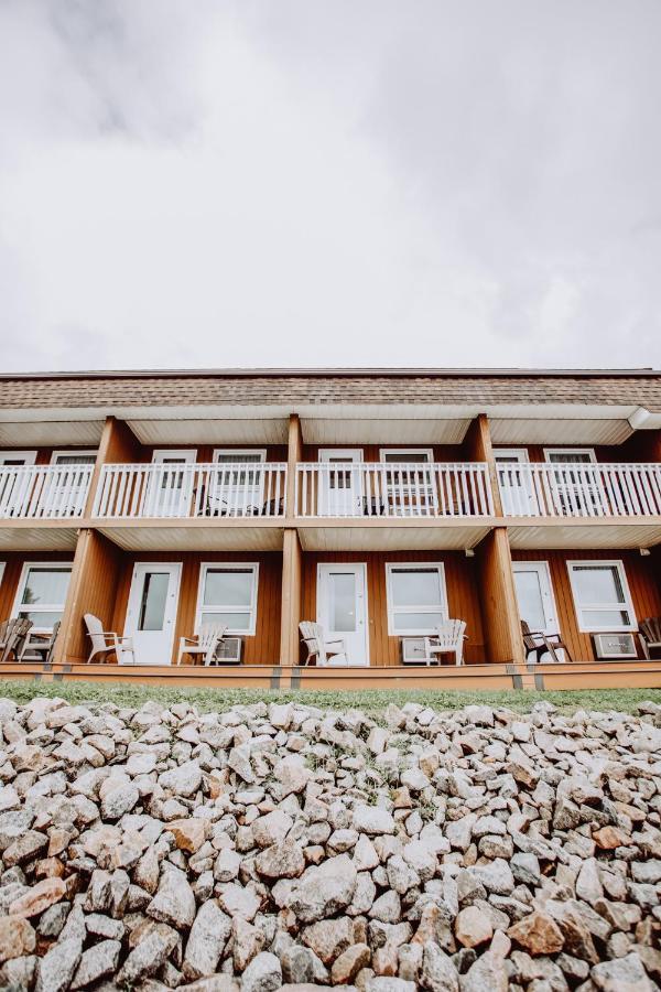 La Place Rendez-Vous Hotel Fort Frances Exterior photo